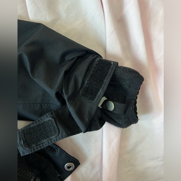 2T The North Face jacket - Picture 6 of 6